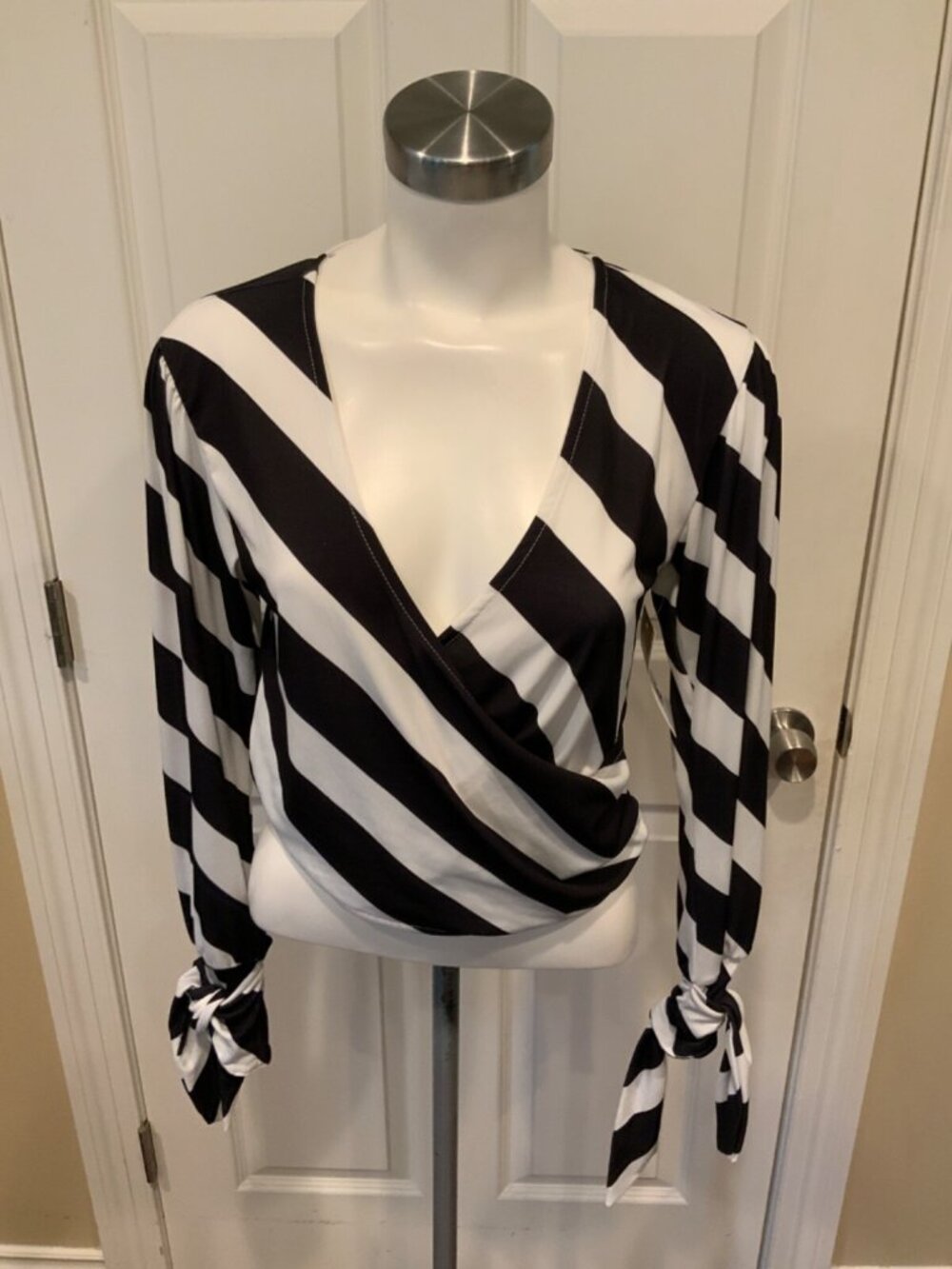 Topshop Black & White Striped Cropped Long Sleeve Wrap Top, Size 6